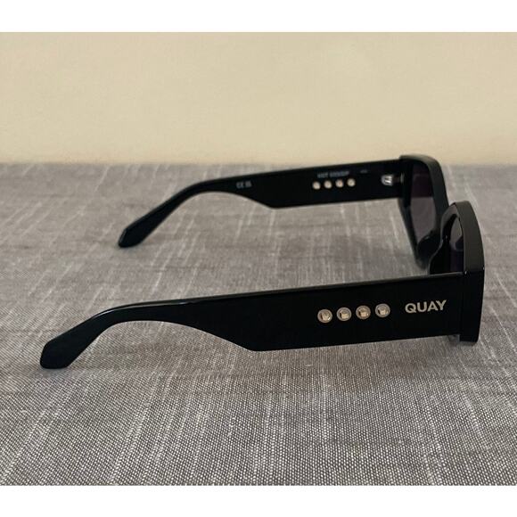 New QUAY Hot Gossip Womens Black Smoke Lens Geometric Sunglasses main image 8